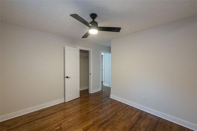 Building Photo - 237 Park Ave