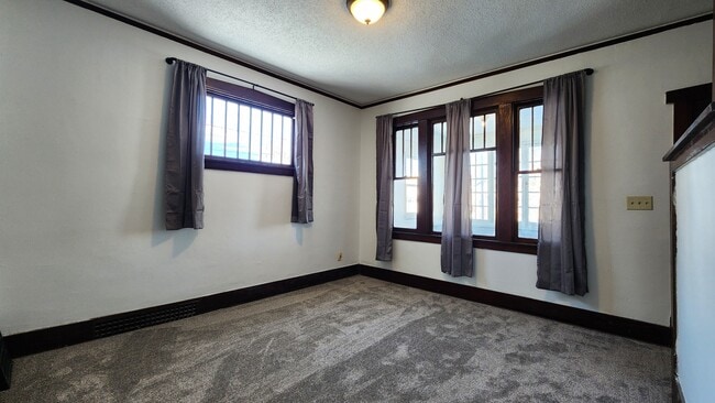 Building Photo - 1316 3rd Ave N