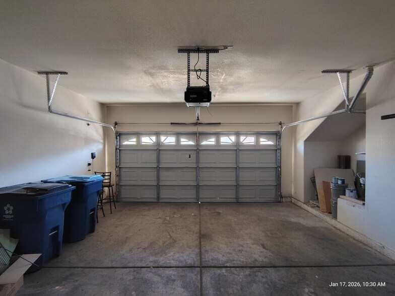 Building Photo - 5951 Gentleslope St