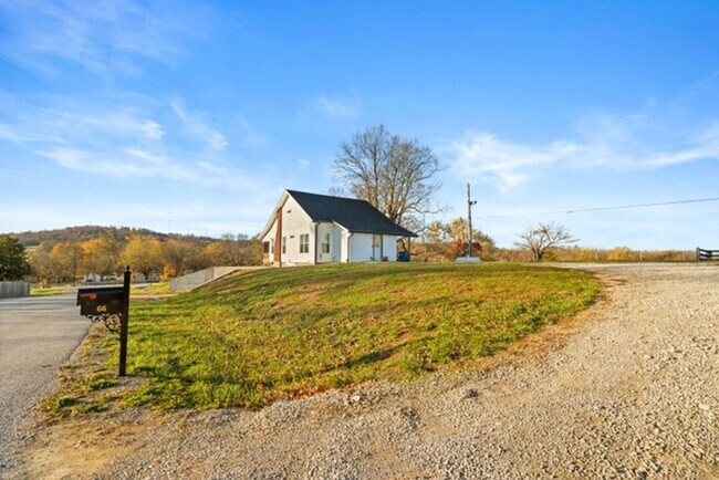 Building Photo - Furnished Country Home For Rent