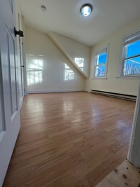 Building Photo - 42 Highwood Terrace