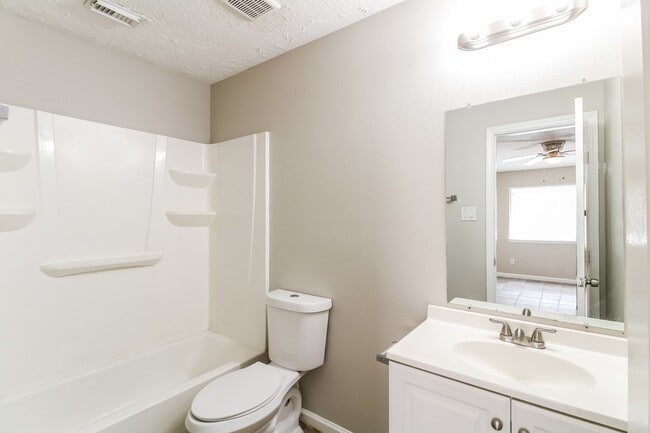 Building Photo - 4427 Ravine Dr