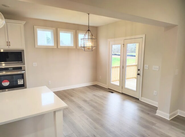 Building Photo - 7906 Pine St