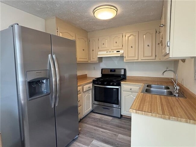 Building Photo - 456 Hunting Creek Rd