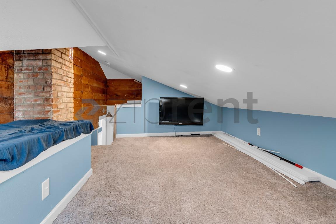 Building Photo - 6035 NE 17th Ave