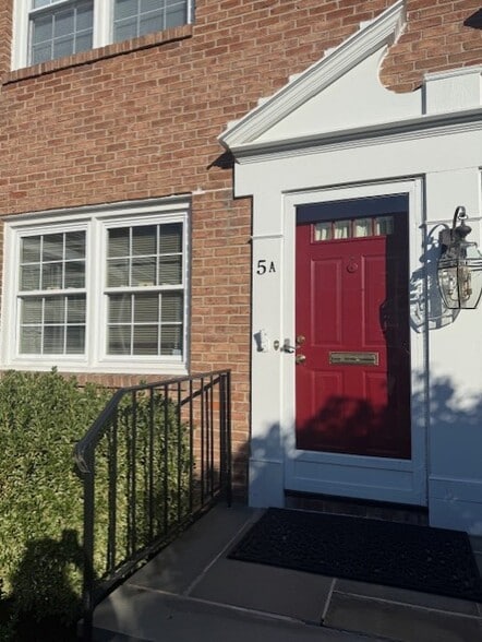 Private entrance with builtin mail slot - 224 Prospect St