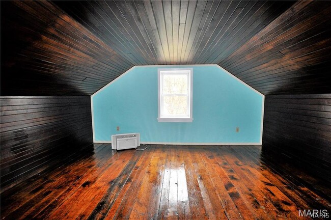 Building Photo - 301 W Laurel St