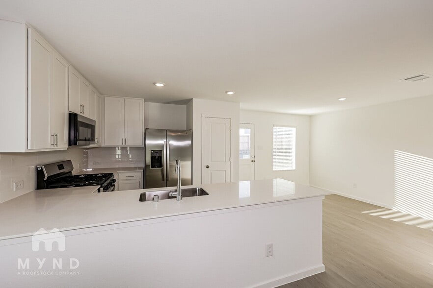 Building Photo - 2700 River Knl Ln