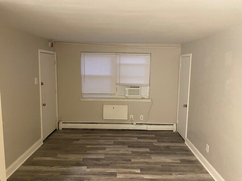 Living Room - 1721 Providence Ave