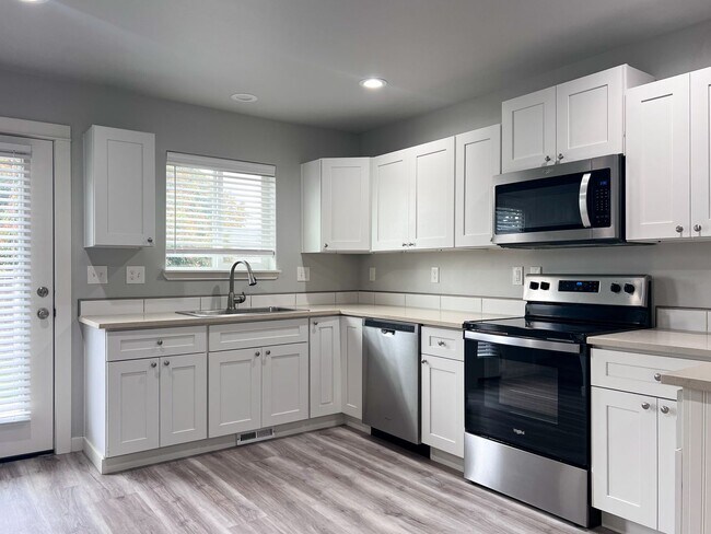 Building Photo - OWN962