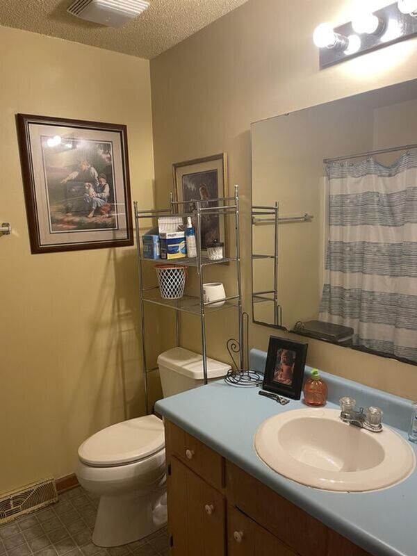 Building Photo - 122 Cedar Creek Cir