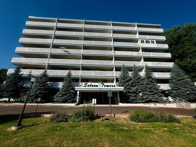 Building Photo - Updated 2-bed/2-bath open-concept condo with Mountain views w/ AC