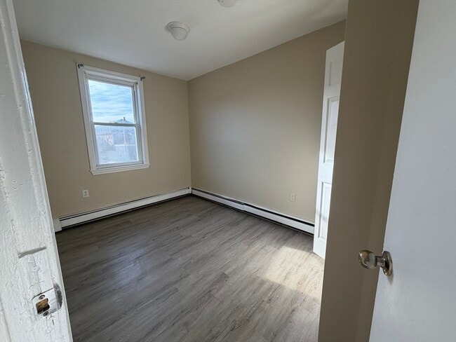 Building Photo - 36 Cork St