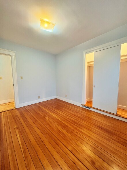 Building Photo - 253 Humphrey St