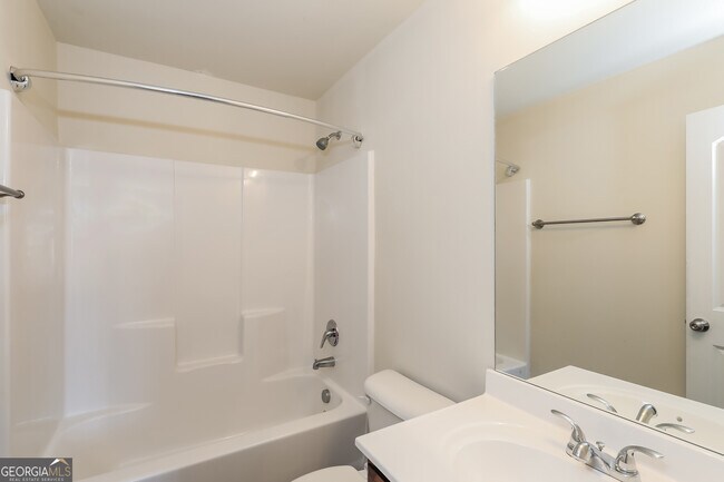 Building Photo - 12026 Quail Dr