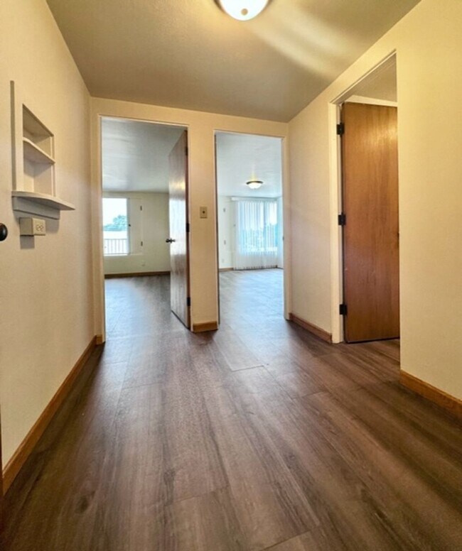 Building Photo - 503 S Main St