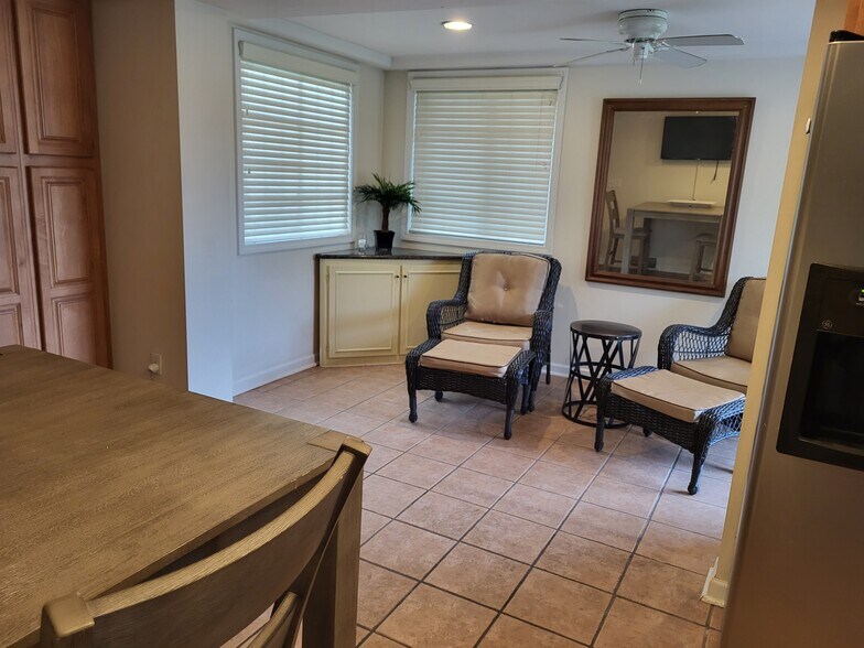 Sitting Room - 3804 Samuel Ave