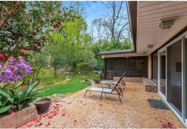 Building Photo - 2994 Baker Ridge Dr NW