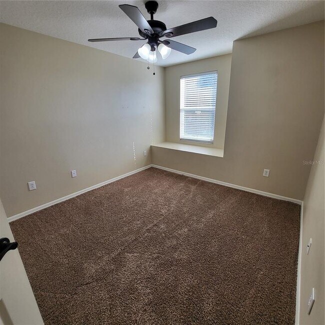 Building Photo - 25903 Bloomsbury Ct