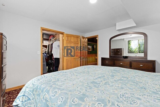 Building Photo - 88 W Irvington Pl