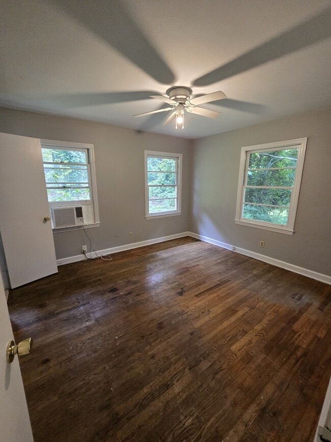Building Photo - 412 Beechwood Cir
