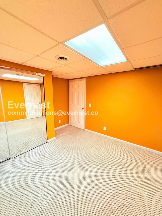 Building Photo - 1660 Brookdale Dr