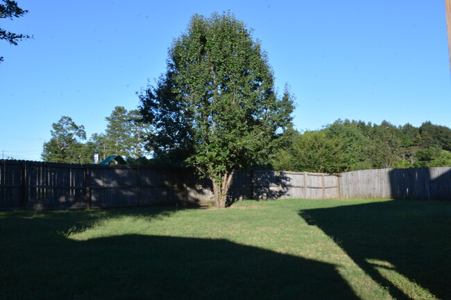 Building Photo - 3012 Nancy Dr