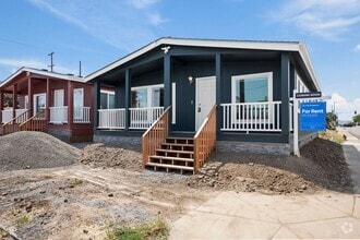Building Photo - Brand New University District Home - Conve...