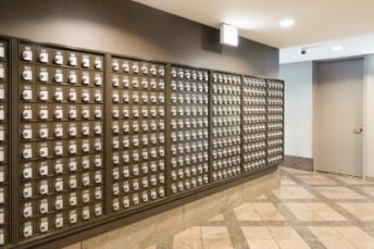 Building Photo - 480 N McClurg Ct