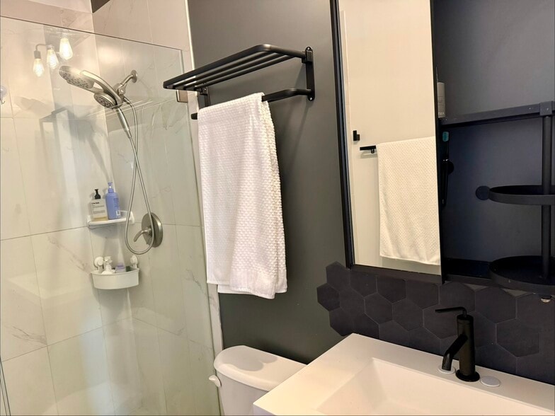 Building Photo - 46 W Eagle St