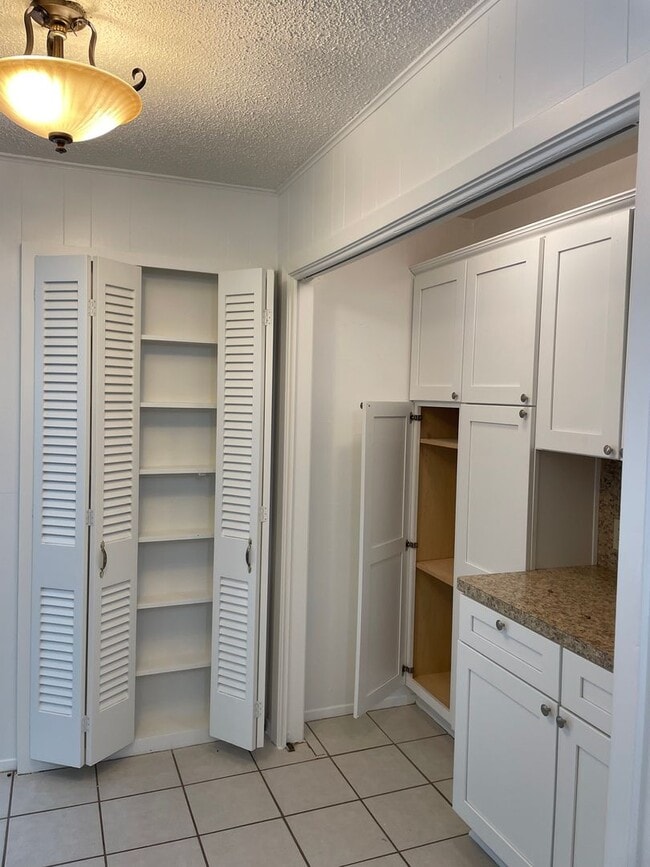 Building Photo - Application Received | Single-Story 3 Bed, 2 Bath | Prime Waco Location | Cul-de-Sac Lot with Gar...