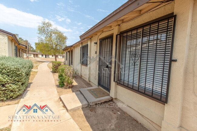 Building Photo - 3120 N 67th Ln