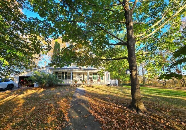 Building Photo - 826 Hurd Rd