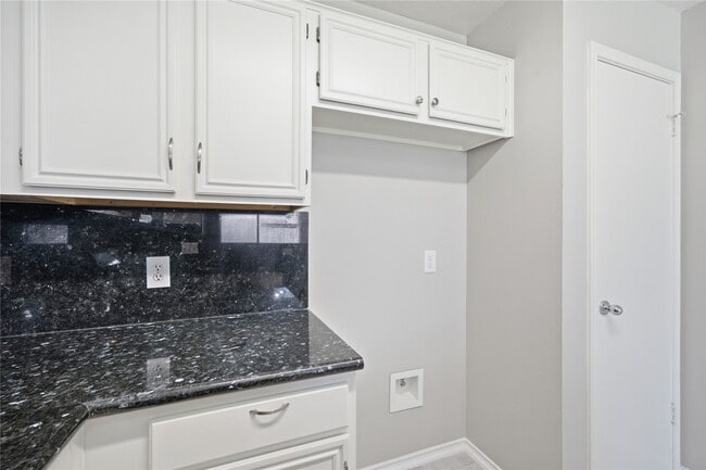 Building Photo - 2034 Greenwest Dr