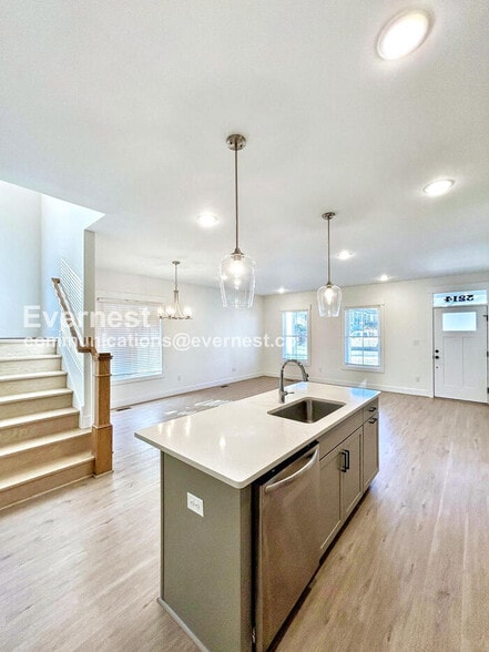 Building Photo - 5214 Campbell Ave