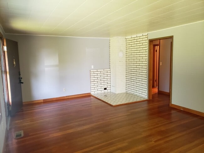 Building Photo - **PENDING** Unique Forest Grove Ranch with...