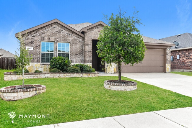 Building Photo - 904 Silver Maple Ln