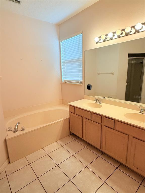 Building Photo - 1214 Shagrock Ct