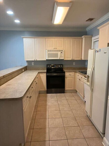 Building Photo - 4847 Luster Leaf Cir