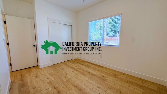 Building Photo - 4104 16th Ave
