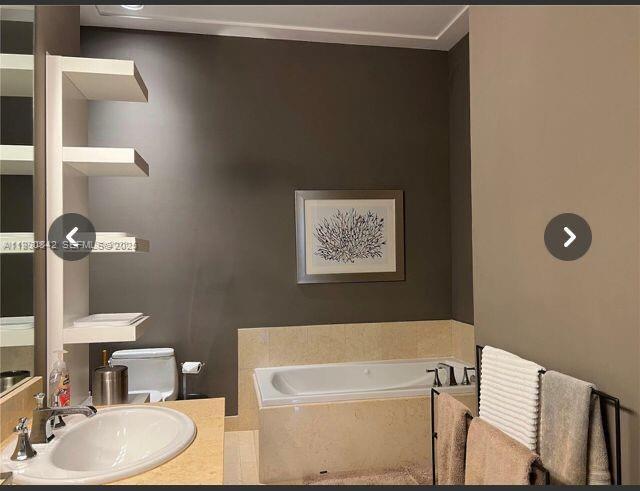 Building Photo - 20000 E Country Club Dr