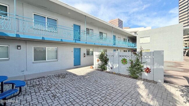 Building Photo - 44 E Roanoke Ave