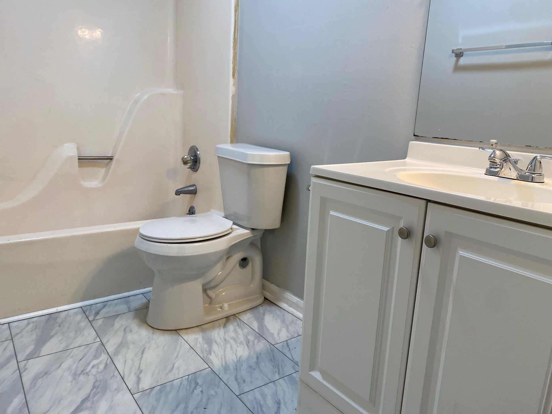 Building Photo - 21 Judson Cv