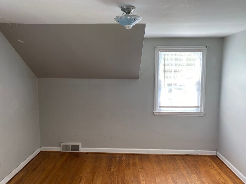 Bedroom - 1424 Sophia Ave