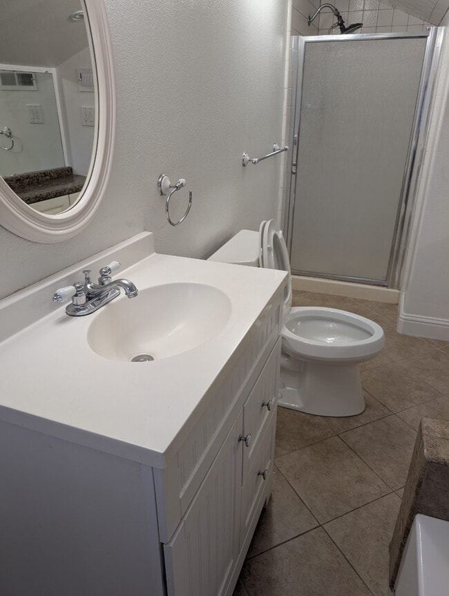 Building Photo - A very nice Studio in a nice neighborhood in South San Jose