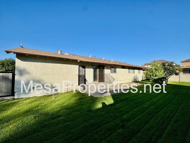 Building Photo - 21010 E Cypress St