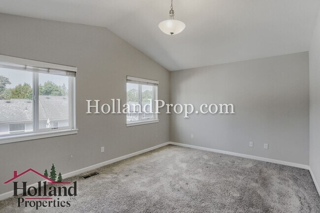 Building Photo - Modern Townhome with Dual Primary Suites & 2-Car Garage in Prime Beaverton Location