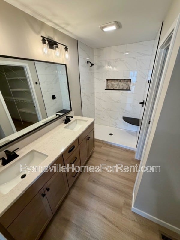 Building Photo - 3599 Sand Dr