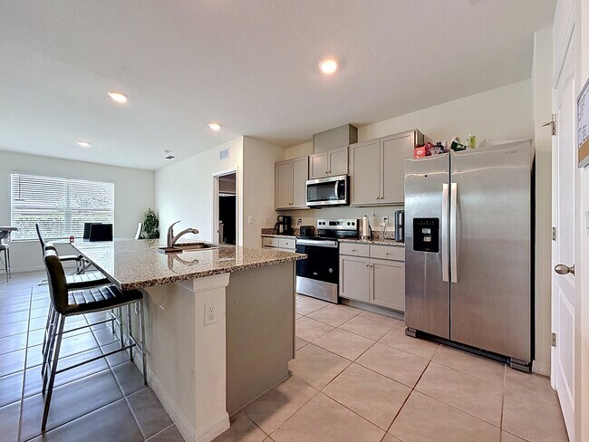 Building Photo - 1880 Basenji Dr