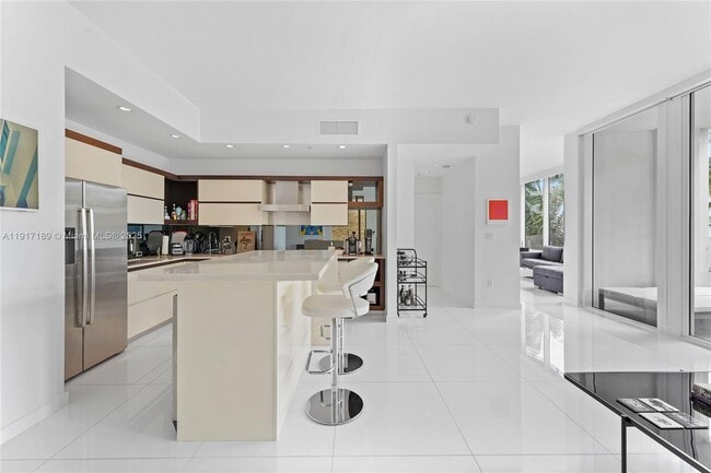 Building Photo - 2100 Park Ave